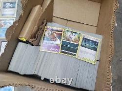 Pokemon Card lot mixed 700+ holos, rares, Commons and collectible see pictures