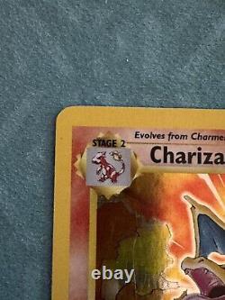 1999 Pokemon Charizard Illimité Holo 4/102