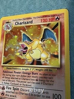 1999 Pokemon Charizard Illimité Holo 4/102