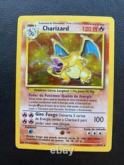 Carta de Pokemon Charizard Base Set 4/102 en español (Español) en estado ligeramente usado (LP)