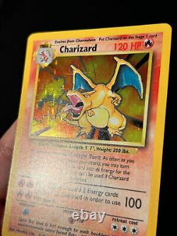 Carte Pokémon Charizard Base Set 4/102 Brillante Rare