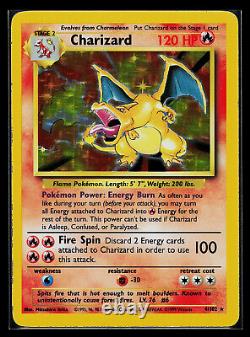 Carte Pokemon Charizard Base Set 4/102 Holo Rare