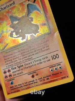 Carte Pokemon Charizard Base Set 4/102 Holo Rare