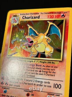 Carte Pokemon Charizard Base Set 4/102 Holo Rare