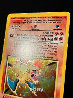 Carte Pokemon Charizard Base Set 4/102 Holo Rare