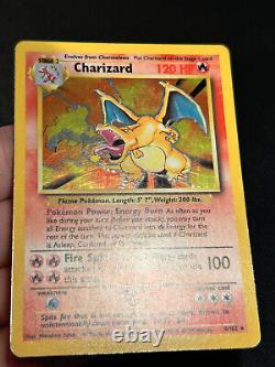 Carte Pokemon Charizard Base Set 4/102 Holo Rare 1999