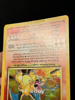 Carte Pokémon Charizard Set de base 4/102 Holo Rare 1999
