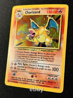 Carte Pokemon Charizard Set de base 4/102 Rare Holo