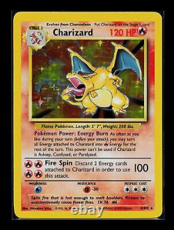 Carte Pokemon Charizard Set de base 4/102 Rare Holo 1999