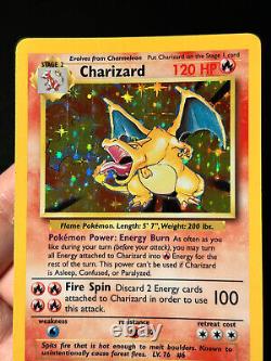 Carte Pokemon Charizard Set de base 4/102 Rare Holo 1999