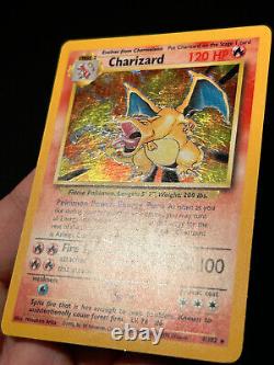 Carte Pokemon Charizard Set de base 4/102 Rare Holo 1999