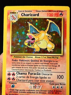 Carte Pokémon Charizard de la base PORTUGAISE Set 4/102 Holo Rare