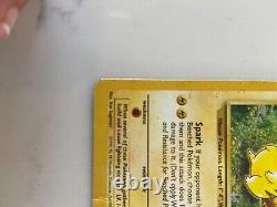 Carte Pokemon Pikachu VINTAGE Rare Originale 1995 en état d'usage 50 PV 60/64 dans son étui