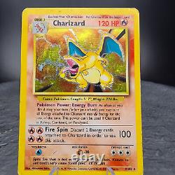 Carte Pokémon Rare Base Set Charizard 4/102 MP Jeu de Cartes à Collectionner