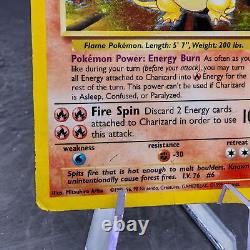 Carte Pokémon Rare Base Set Charizard 4/102 MP Jeu de Cartes à Collectionner