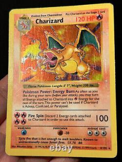 Carte Pokémon Shadowless Charizard Base Set 4/102 Holo Rare 1999