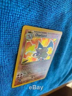 Charizard 4/102 De Base Pokemon 1999 Illimité Rare Holo Carte Holographic