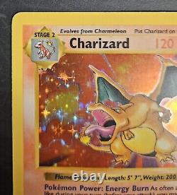 Charizard sans ombre MP 4/102 - Carte rare Holo de la série de base Pokémon TCG de WOTC