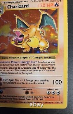 Charizard sans ombre MP 4/102 - Carte rare Holo de la série de base Pokémon TCG de WOTC