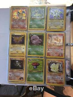Collection De Cartes Pokemon Avec Près De 1000 Cartes Incl. Rares Et Holos