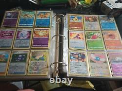 Collection de classeur de cartes Pokemon Charizard Pikachu V Max V Holo Rare Revers 500+