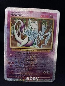 Collection légendaire Mewtwo 29/110 du jeu de cartes Pokémon TCG millésimé de 2002 en version Reverse Holo.