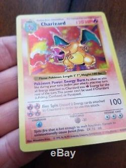 Joué Charizard 4/102 Shadowless Holo Base Rare Set Pokemon Card