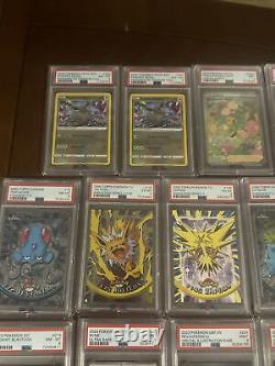 Lot de cartes Pokémon TCG. 23 cartes classées et 50 cartes Pokémon collectionnables non classées.