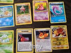 Lot de cartes Pokemon TCG Charizard Pikachu Boîte de collection Lunch Fossil Rare