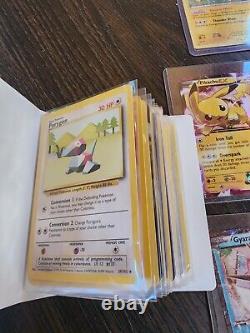 Lot de cartes Pokemon TCG Charizard Pikachu Boîte de collection Lunch Fossil Rare