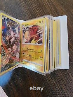 Lot de cartes Pokemon TCG Charizard Pikachu Boîte de collection Lunch Fossil Rare