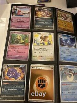 Lot de cartes Pokemon en vrac, avec des cas de cartes Holo rares et un classeur inclus