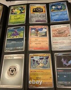 Lot de cartes Pokemon en vrac, avec des cas de cartes Holo rares et un classeur inclus