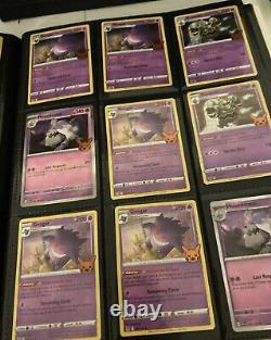 Lot de cartes Pokemon en vrac, avec des cas de cartes Holo rares et un classeur inclus