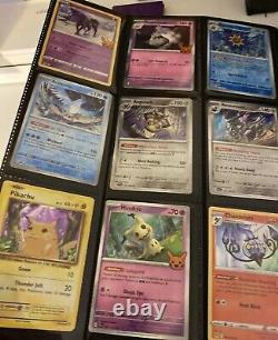 Lot de cartes Pokemon en vrac, avec des cas de cartes Holo rares et un classeur inclus