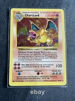 Rare Carte De Pokémon De Charizard Original Collectible 1995